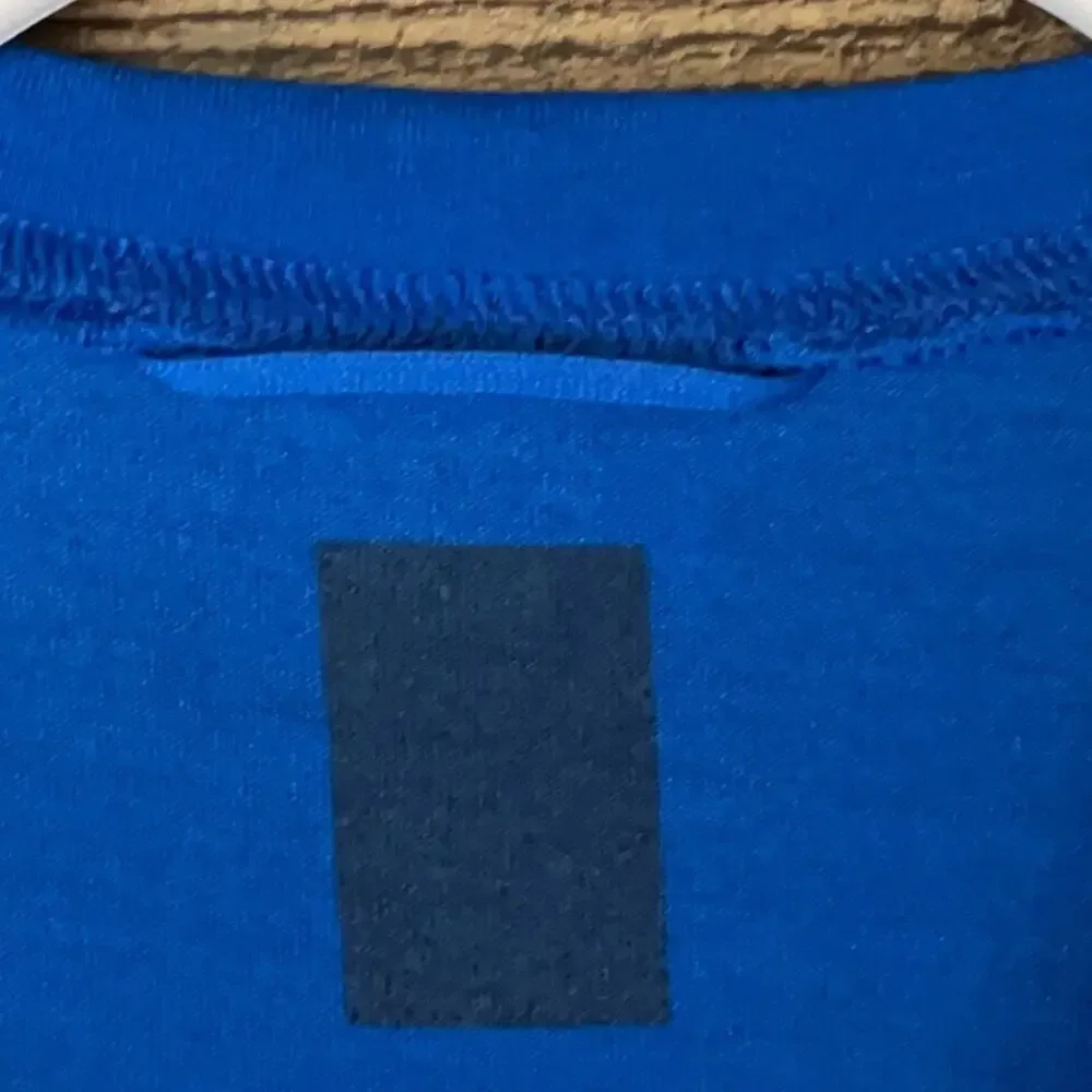 The North Face VaporWick Blue Short Sleeve T-shirt Size Medium